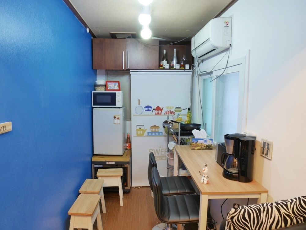 Sinchon Sisters Hostel Séoul Extérieur photo