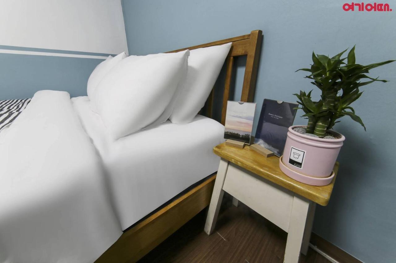 Sinchon Sisters Hostel Séoul Extérieur photo