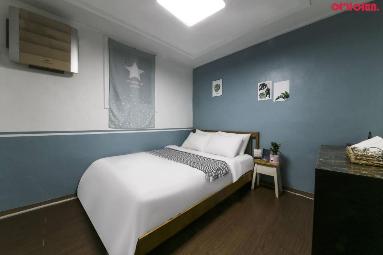 Sinchon Sisters Hostel Séoul Extérieur photo