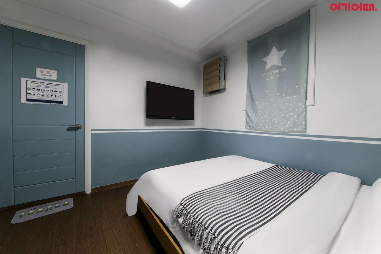 Sinchon Sisters Hostel Séoul Extérieur photo