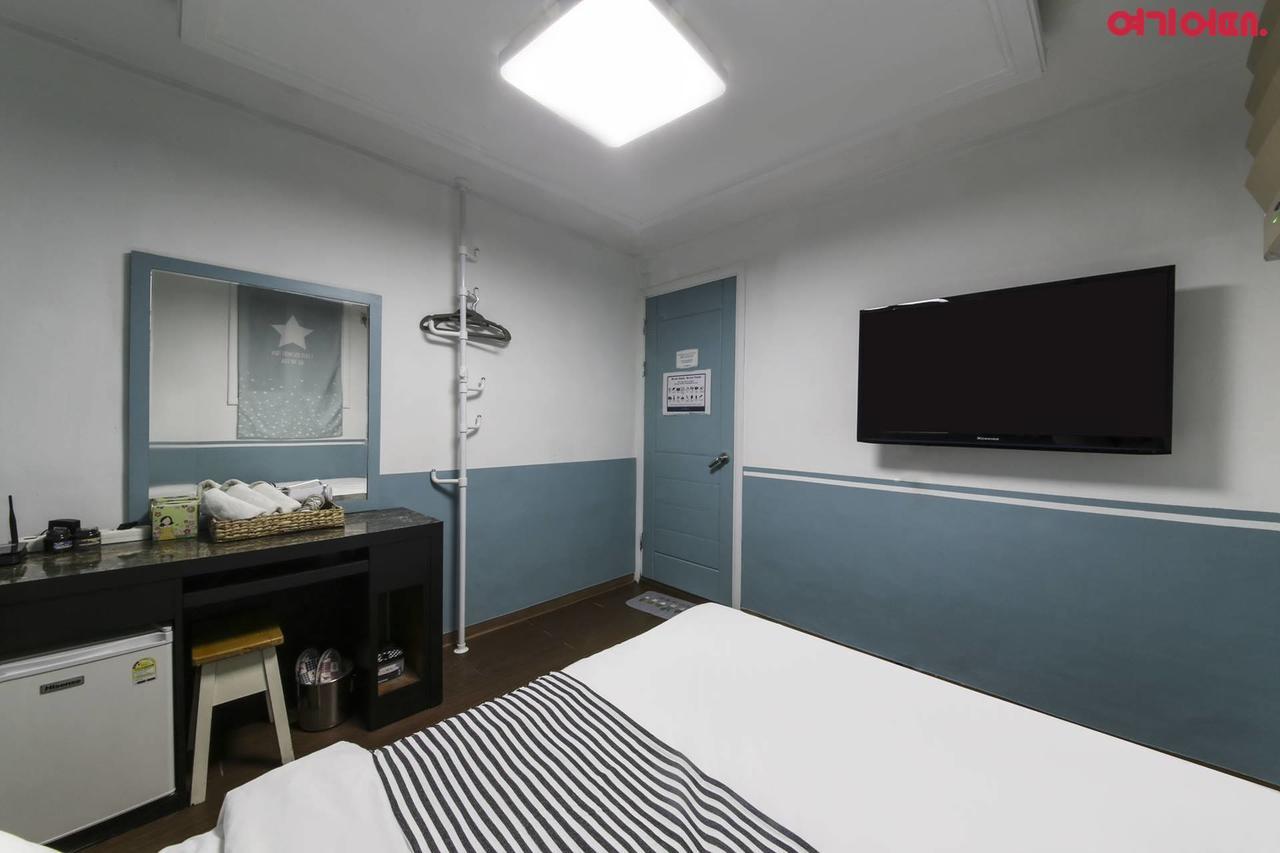 Sinchon Sisters Hostel Séoul Extérieur photo