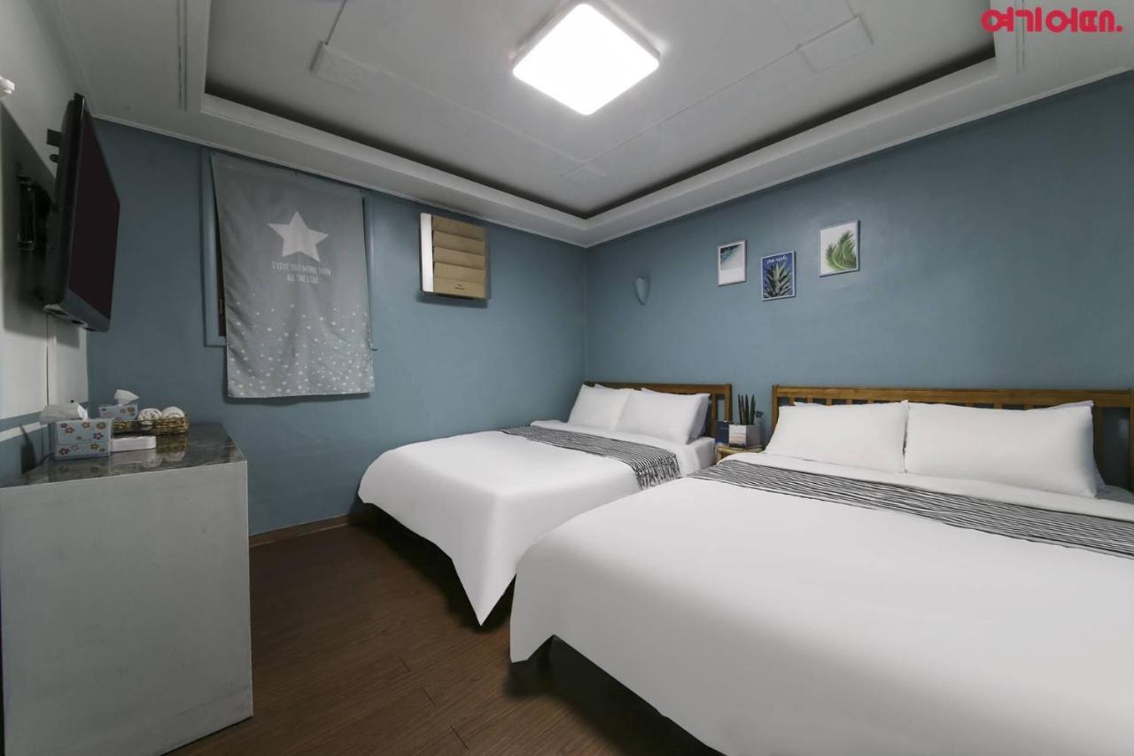 Sinchon Sisters Hostel Séoul Extérieur photo