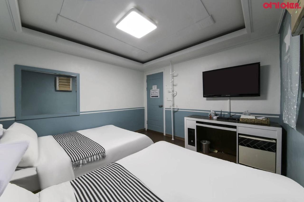 Sinchon Sisters Hostel Séoul Extérieur photo